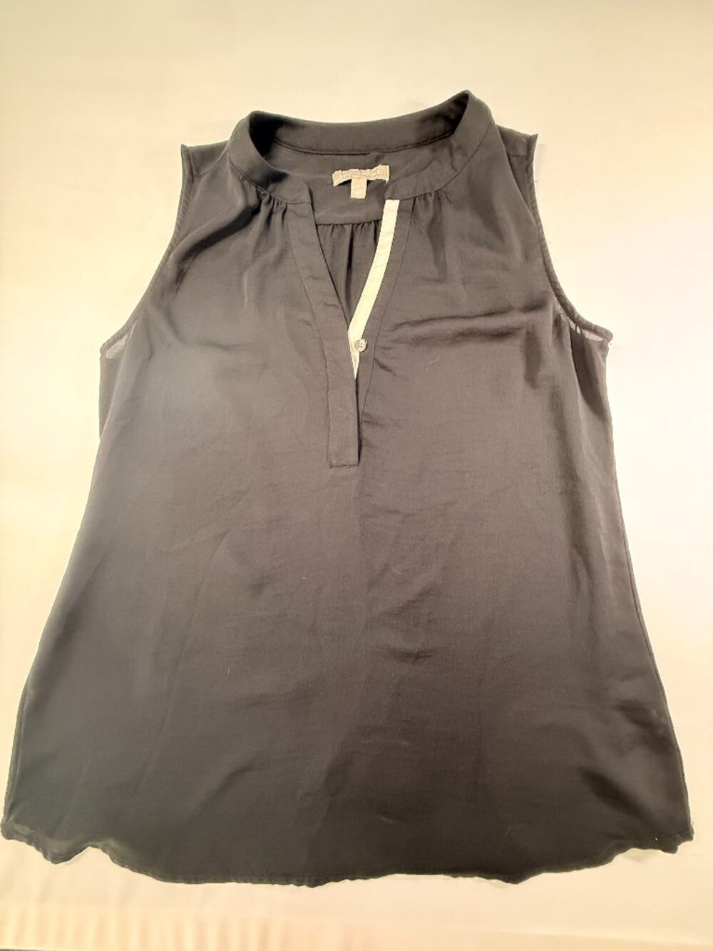 Banana Republic Black Sleeveless Split Neck Blouse Size M